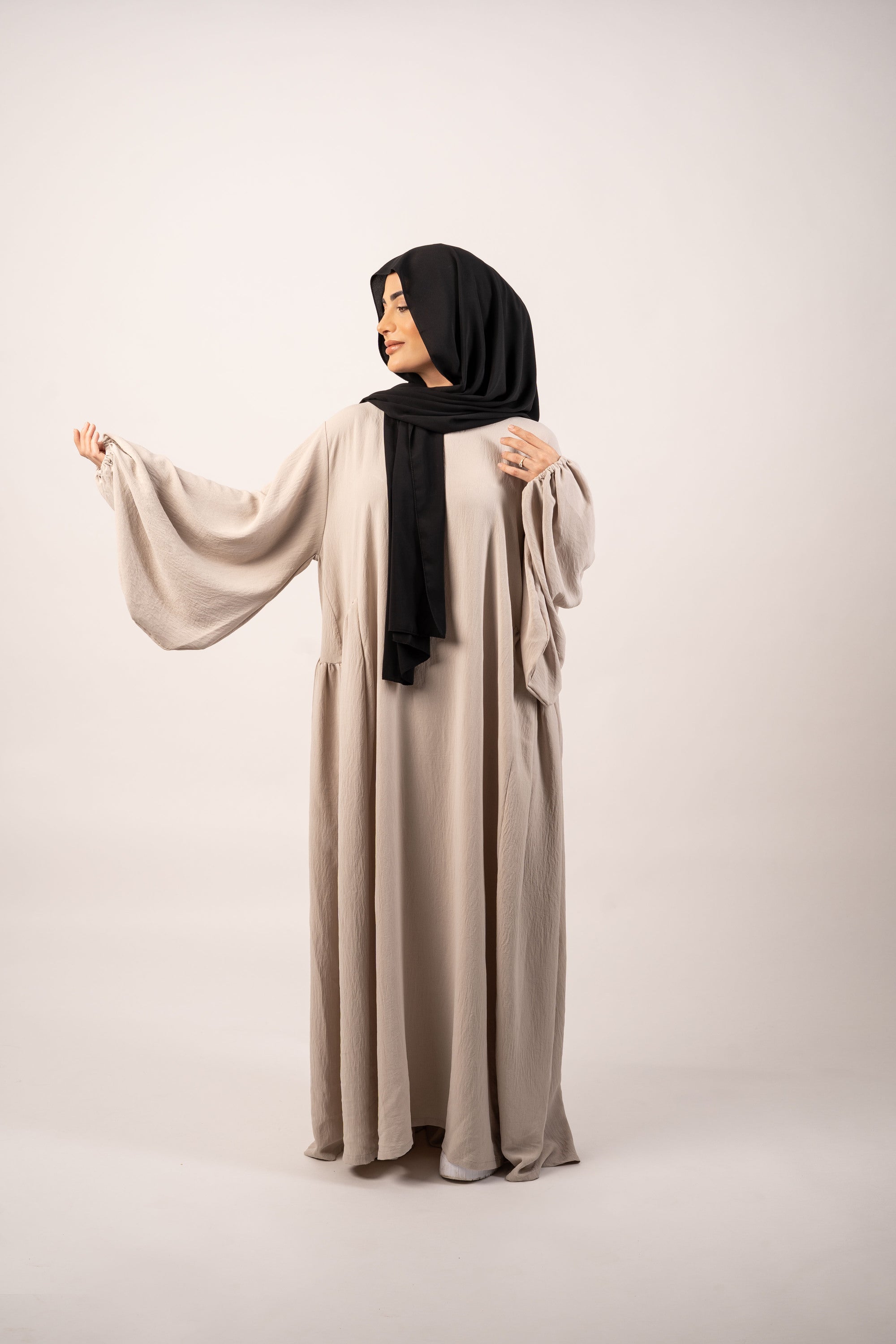 Abaya Naira